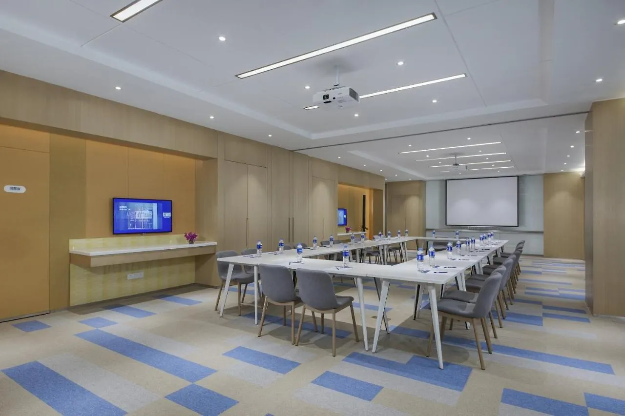 Hotel Holiday Inn Express Zhengzhou Longzi Lake By Ihg Yaoqiao